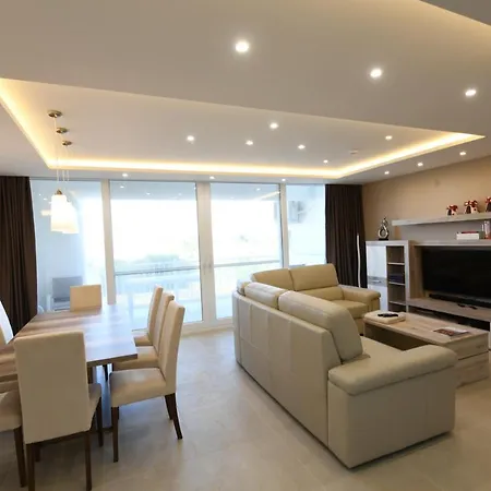 Wileg 4b Luxury Two Bedroom With Shared Swimming Pool. Apartament *